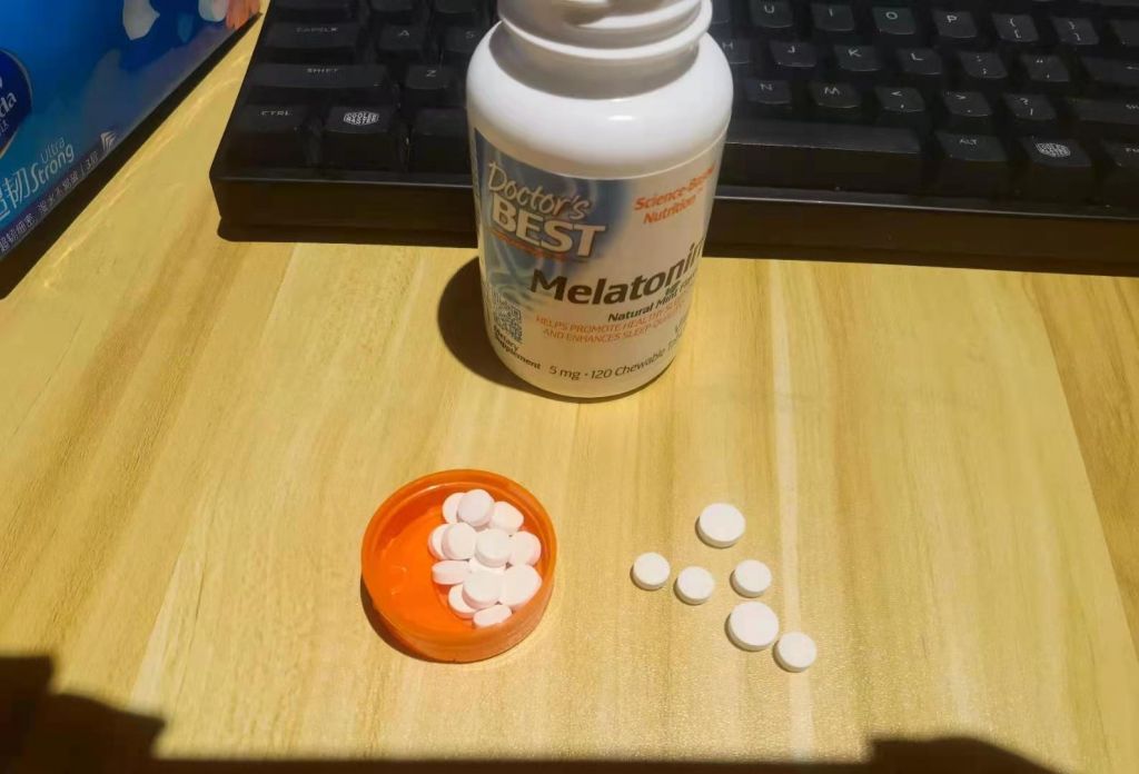 去年买的褪黑素里面药片大小居然还有不一样的正常吗
