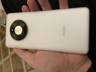 mate40银色,mate30银色 mate40亮银色到手,与历代旗舰简单对比屏幕