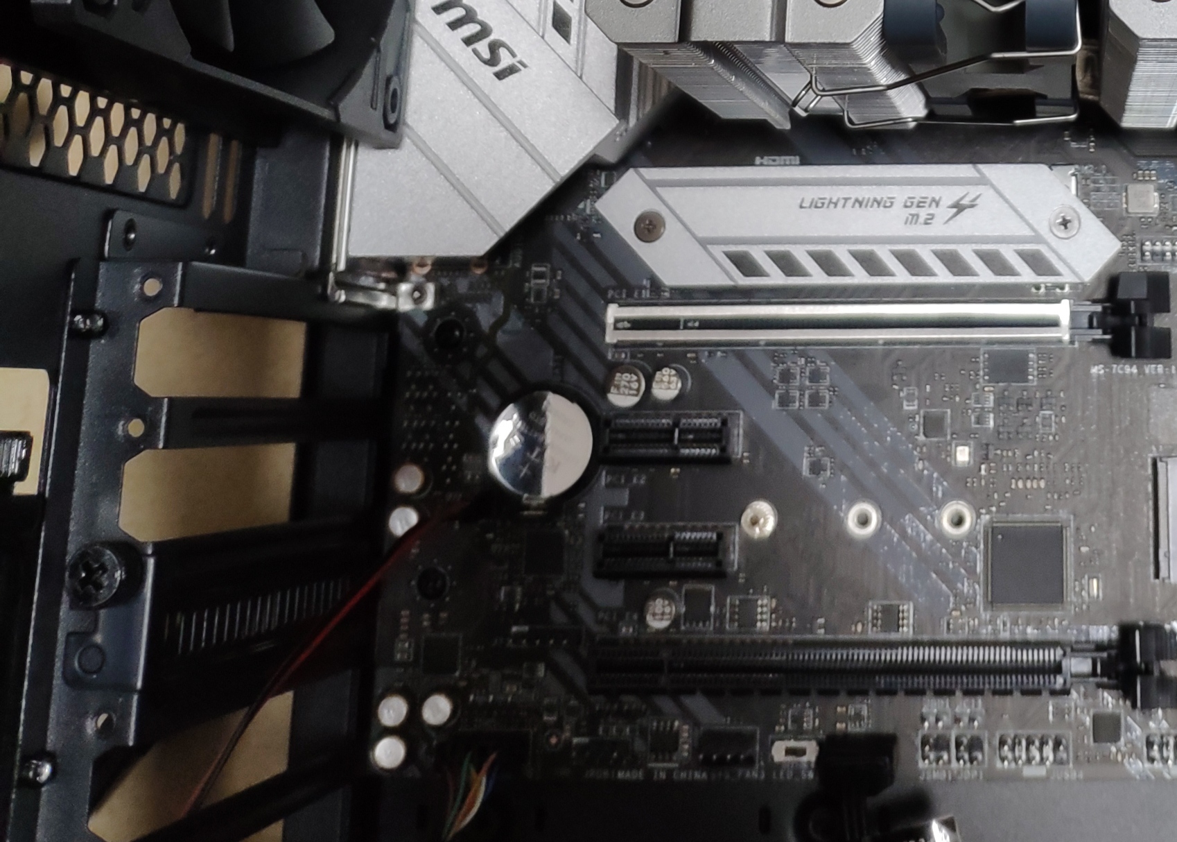 有,自己翻,每个主板都不一样 叫jbat1 改动 2021-07-02 14:45 迫击炮