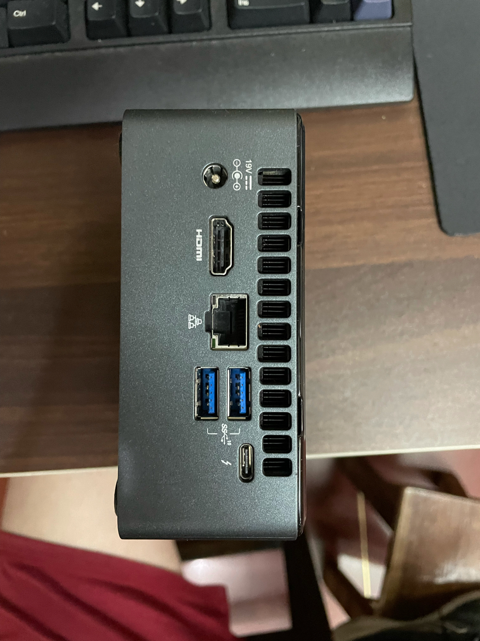 已出电脑整机上海intelnuc8i5beh68gb三星内存480gsandiskssd2000元