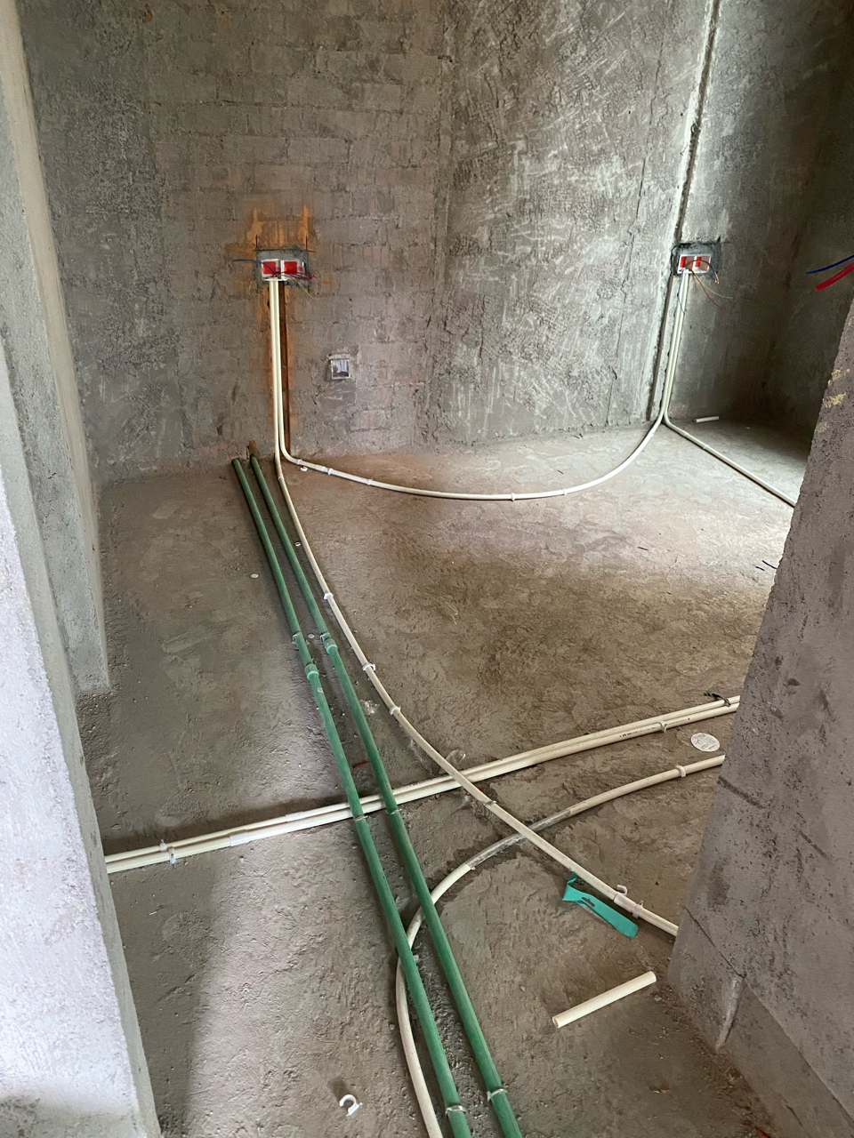 强弱电线安装上了都是抽不动的吗?