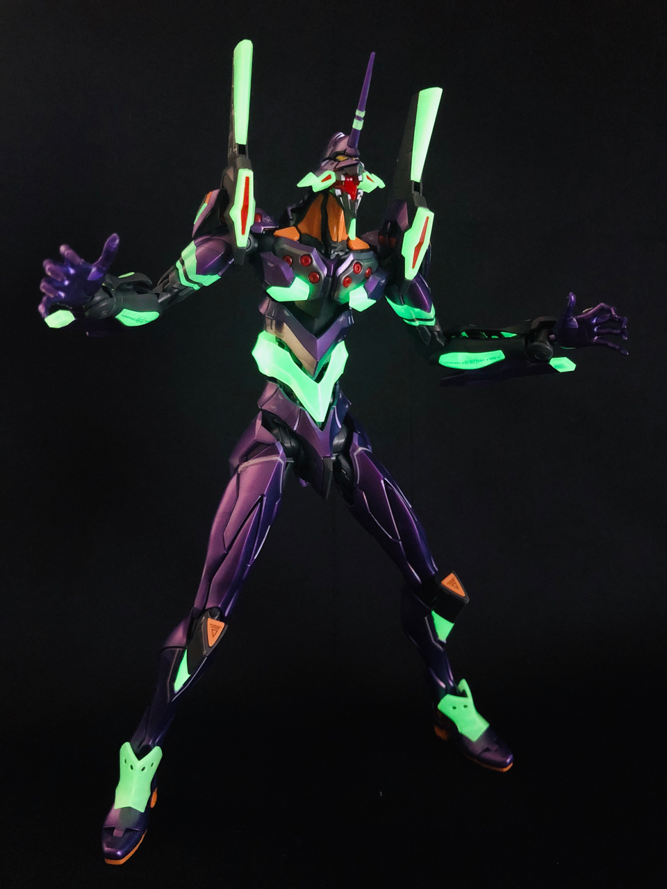 拼装成年人的第一款rg夜战初号机