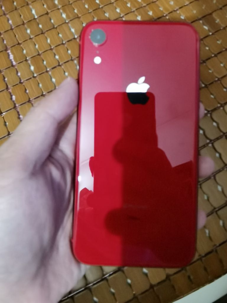 [手机平板] 出一台iphone xr 国行红色