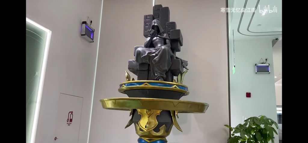 闲聊杂谈mhy居然真的做了小号岩神像摆件