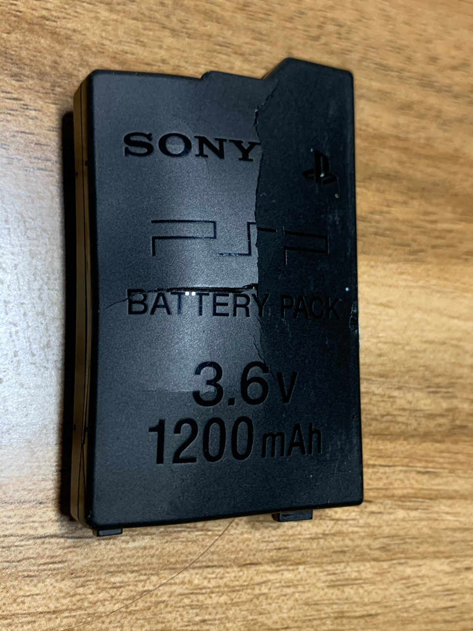 还留有psp的朋友小心了,电池很可能出现鼓胀问题.