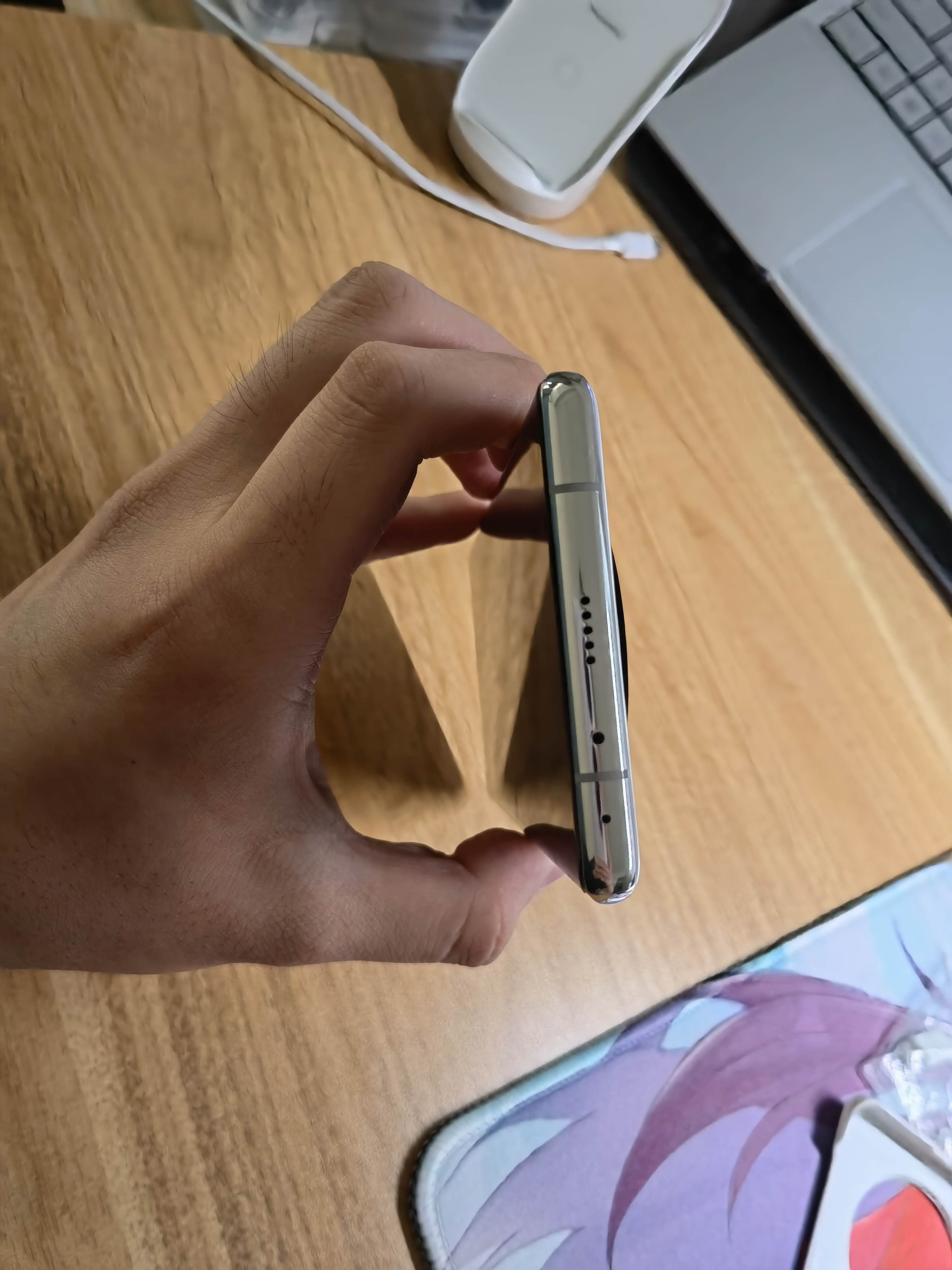 8000出个mate40pro白色8256有个小磕碰