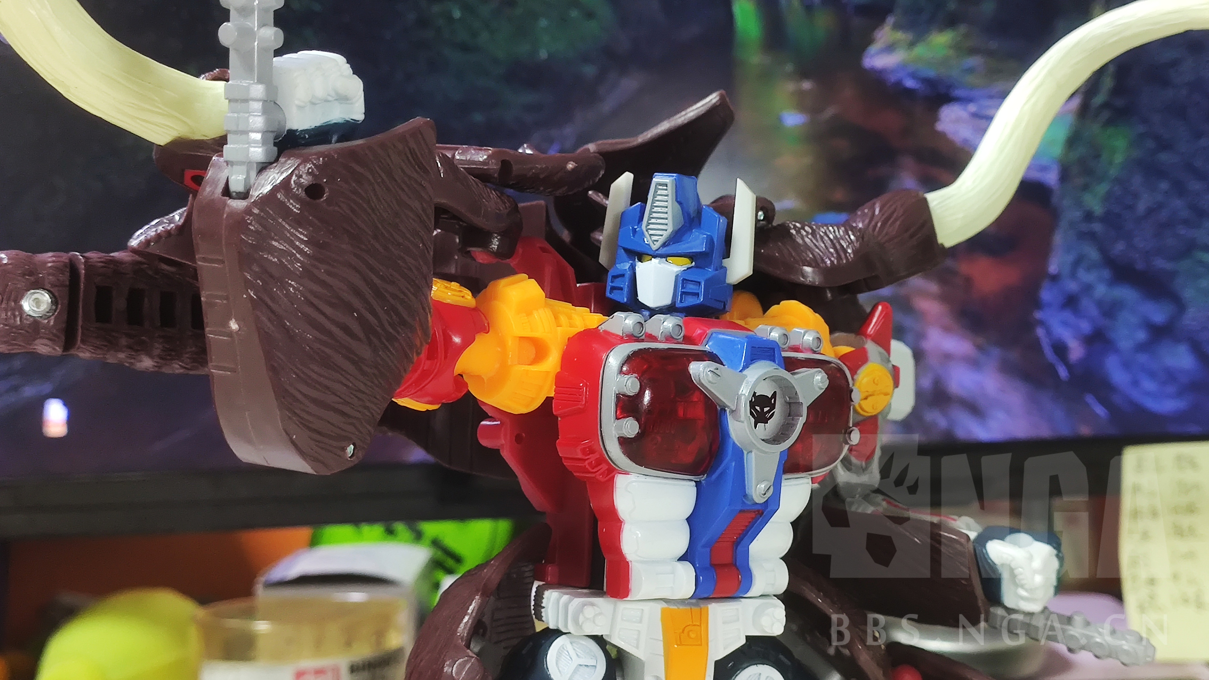 可动成品一人成军复刻版bigconvoy猛犸擎天柱