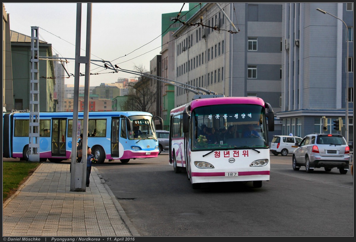 [汽车鉴赏]朝鲜千里马091无轨电车