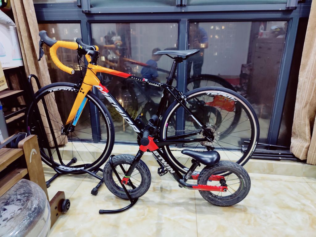 斯特拉带的visionteam30轮组值得换掉么