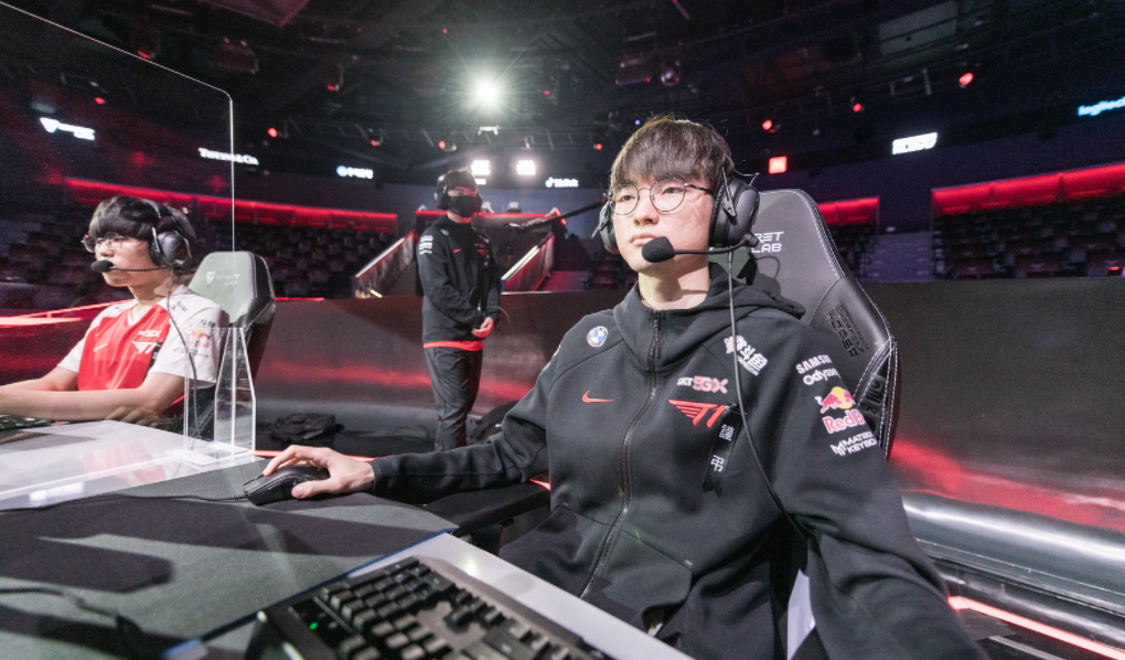 [战队相关] 仍然单走钢丝的传奇选手,faker在资格赛展现出来的进步