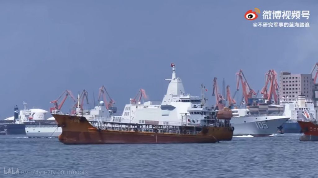 055万吨大驱大连舰出海训练高清视频