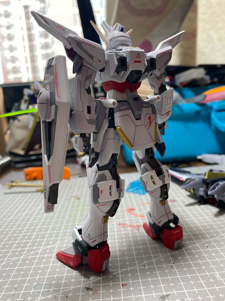 拼装终于轮到我来组cp了笔涂hg无限正义白色改