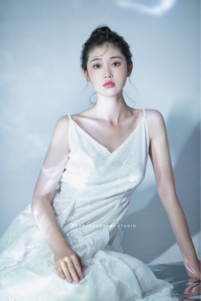 媳妇拍多了,好久没棚拍,找个小妹儿练练 哈哈哈哈