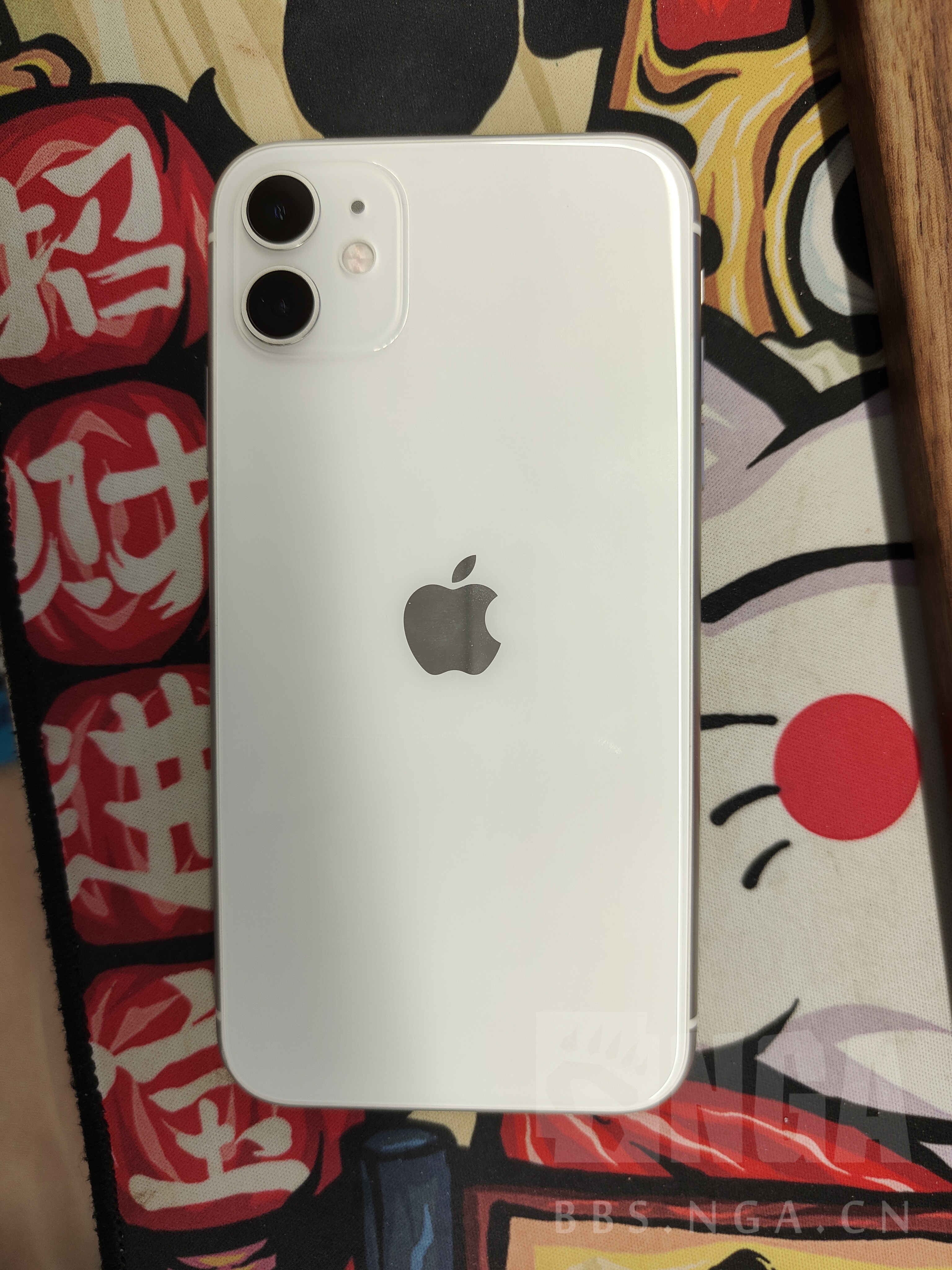 iphone11白色实拍图片
