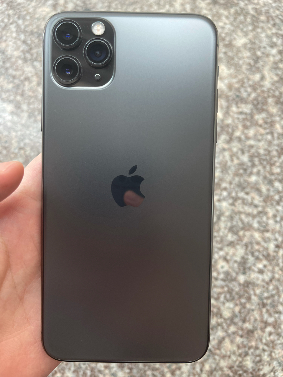 出iphone11promax256深空灰美版无锁