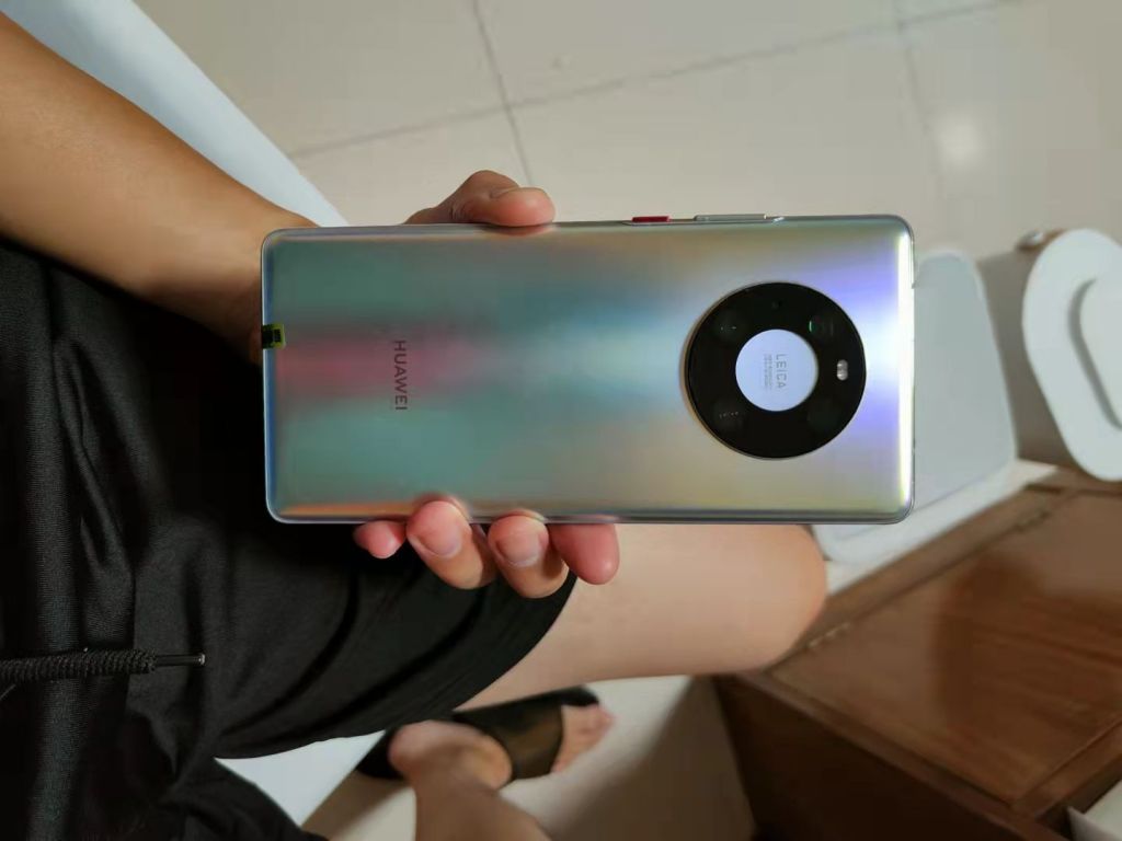 出一台秘银色8 256华为mate40pro