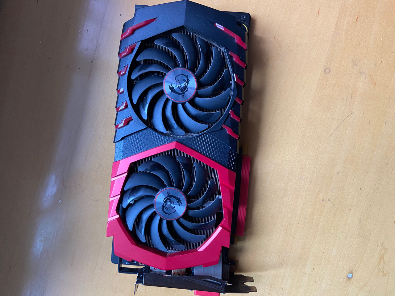 卖一张红龙1066降价1600