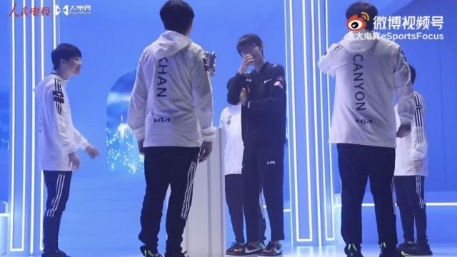 [联盟赛事]牛古力离场的样子感觉不对劲啊