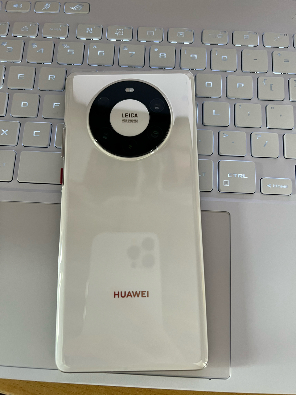 已出mate40pro陶瓷白8g带华为无忧服务