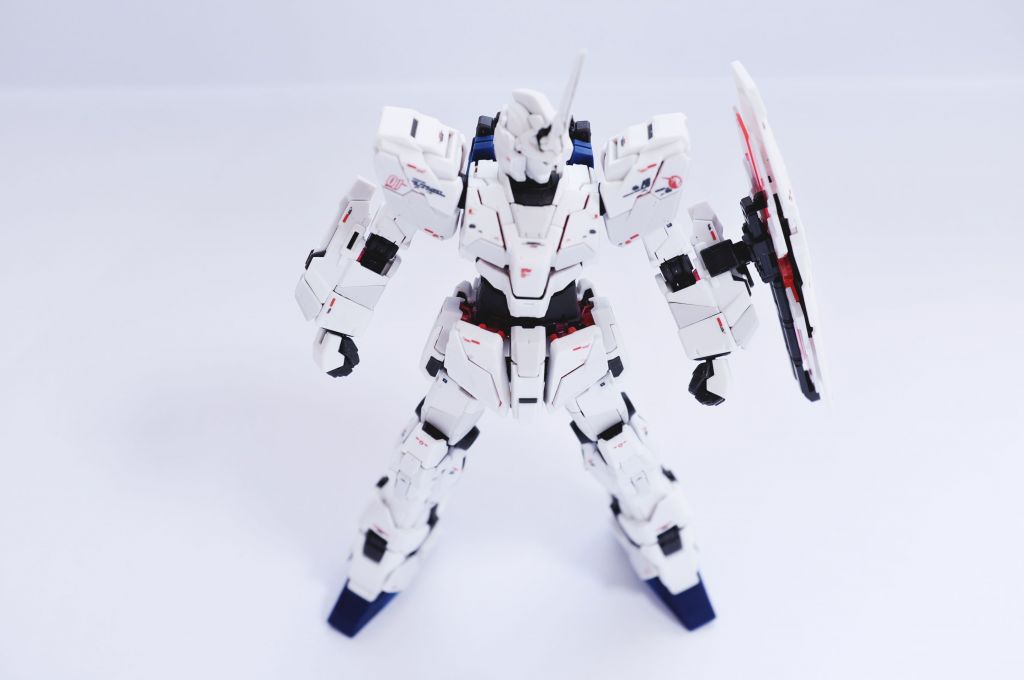 拼装老模翻新今天给rg独角兽上了水贴喷了消光