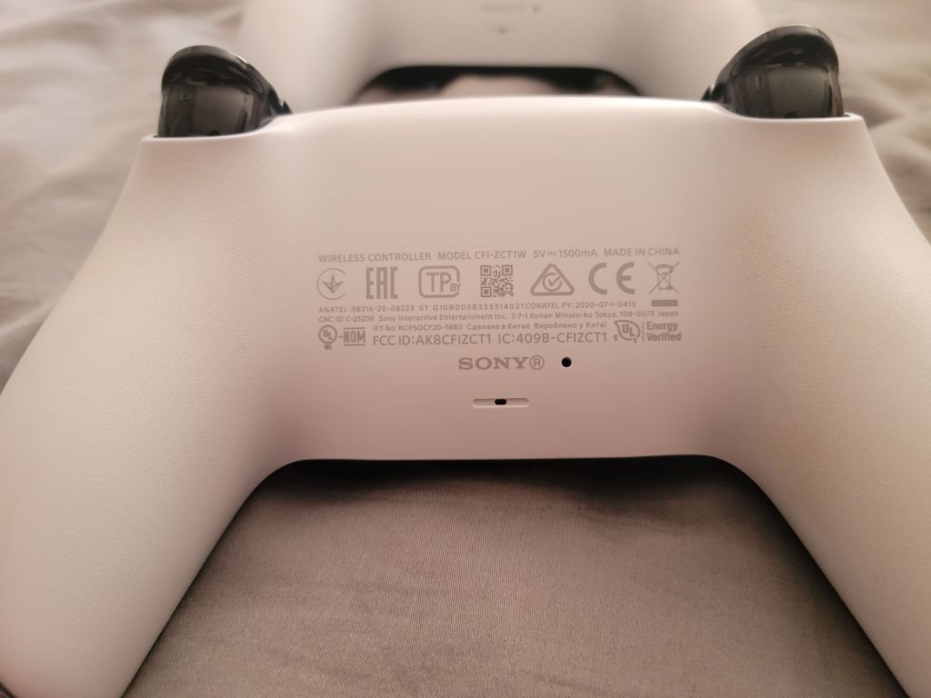 ps5手柄坏了一个怎么分辨哪个原机带的哪个是后买的