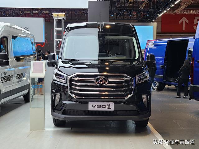 76万元,上汽大通v90墨上市,6座布局,可选后空气悬架