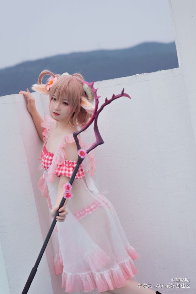 搬运cosplay明日方舟艾雅法拉