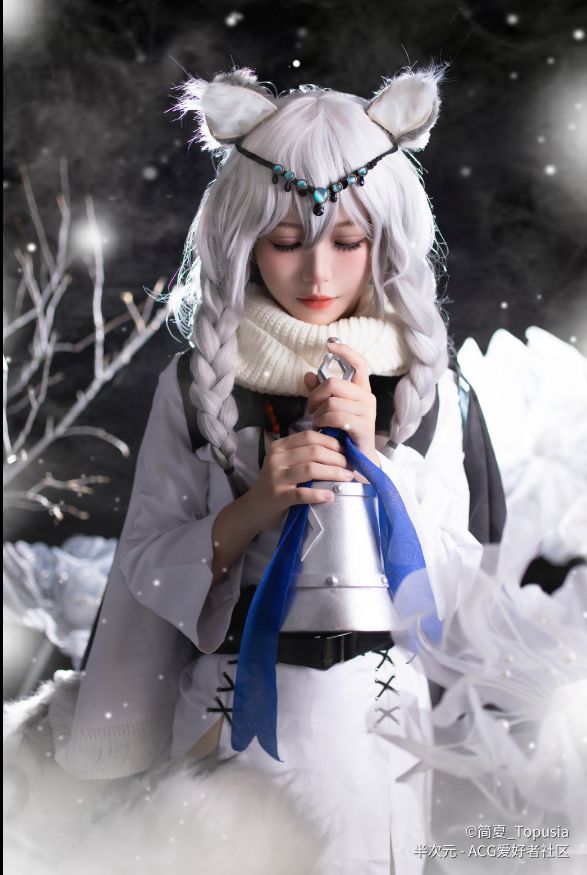 搬运cosplay明日方舟初雪