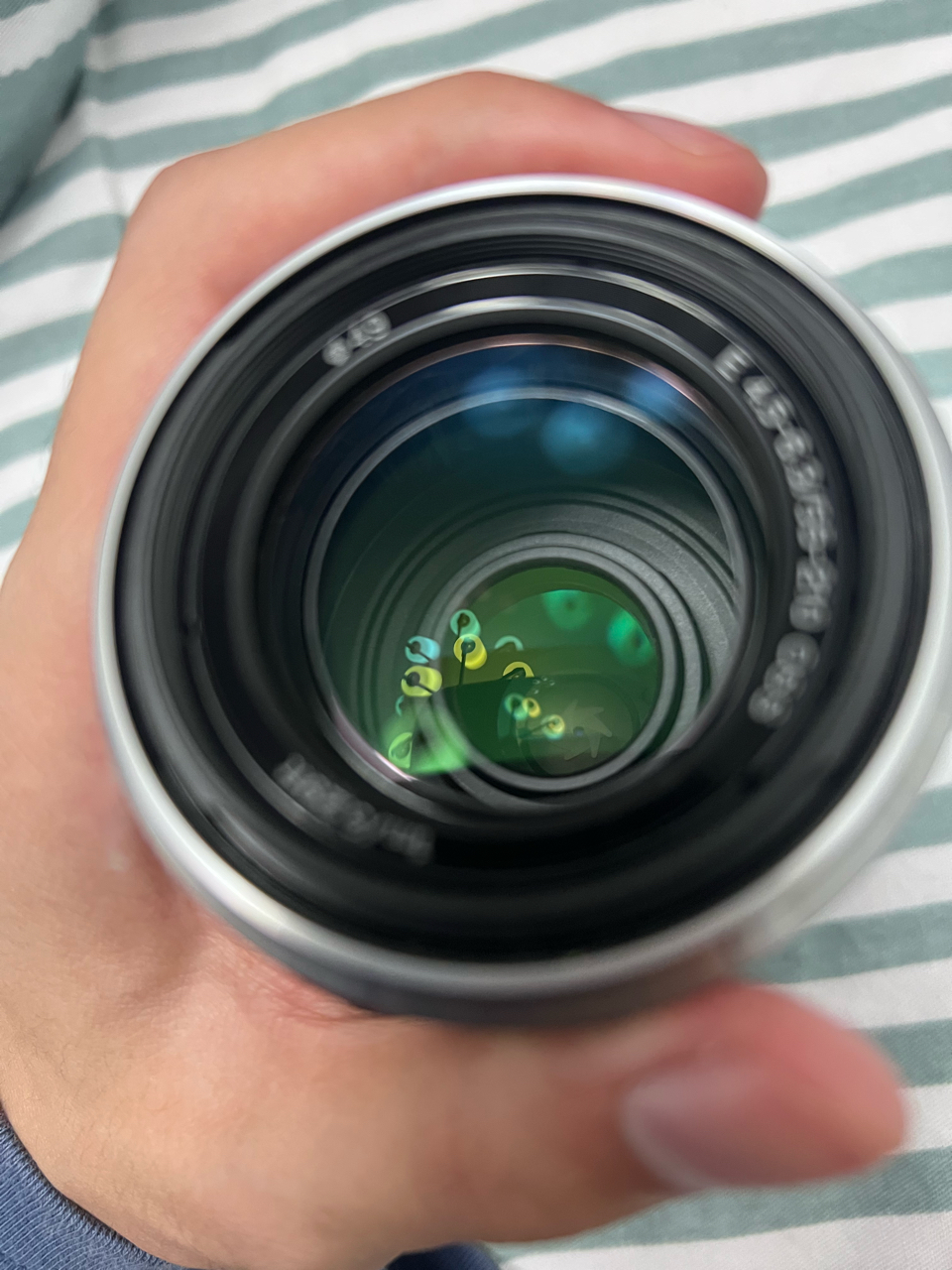 灭门残幅出两个索尼apsc镜头5018和55210