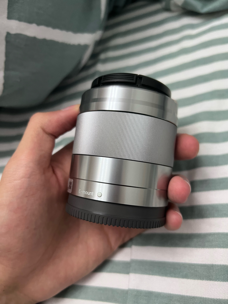 灭门残幅出两个索尼apsc镜头5018和55210