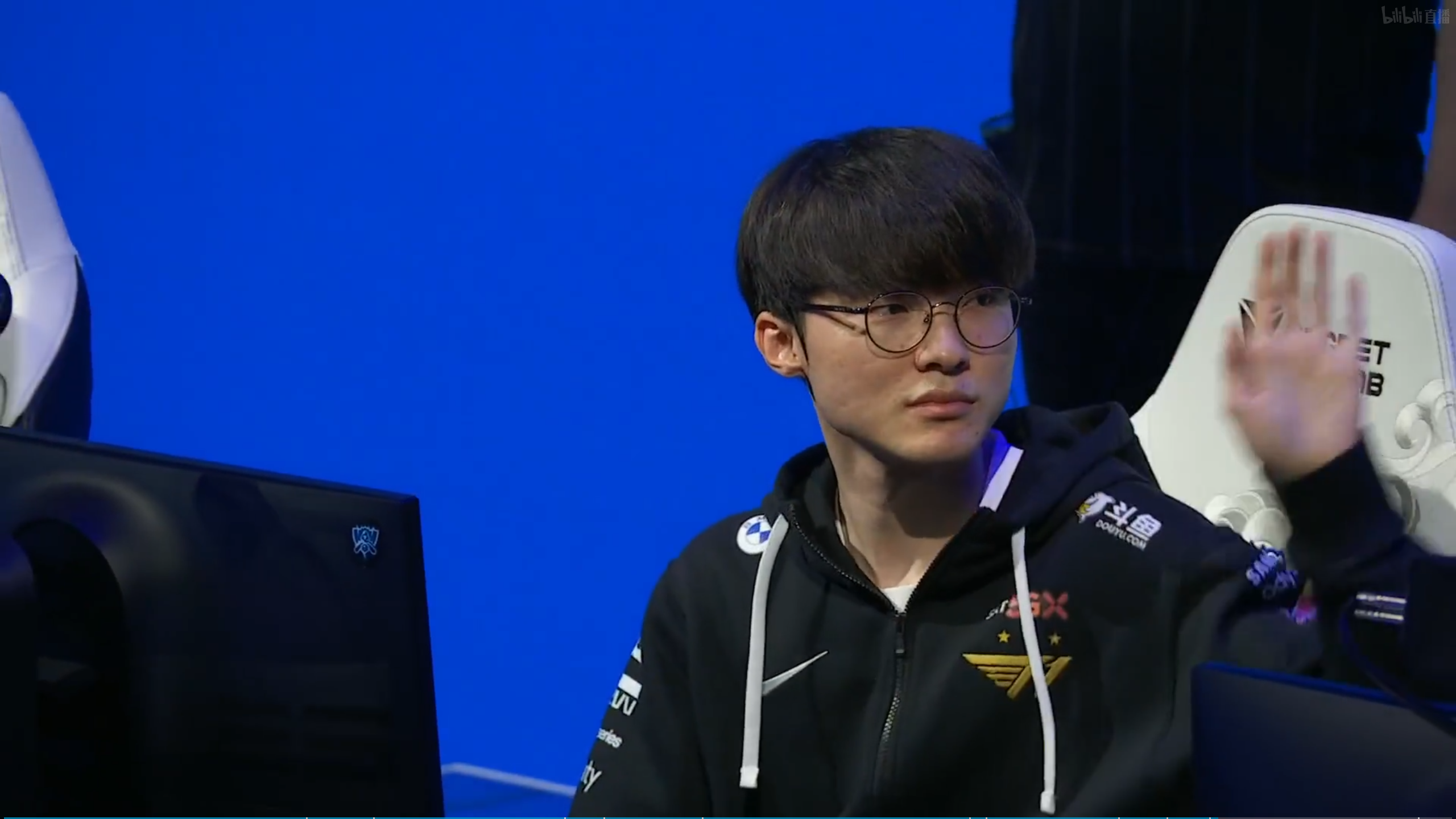 赛事实况艹艹艹faker太tm帅了