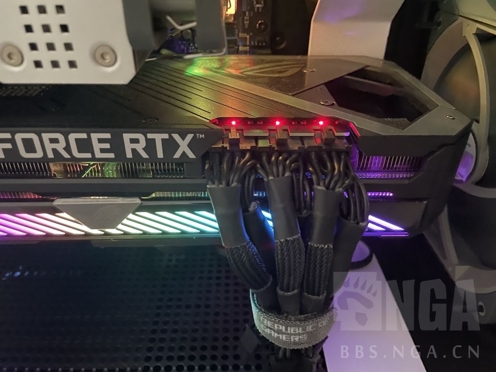 硬件求助3080猛禽电源接口灯闪烁