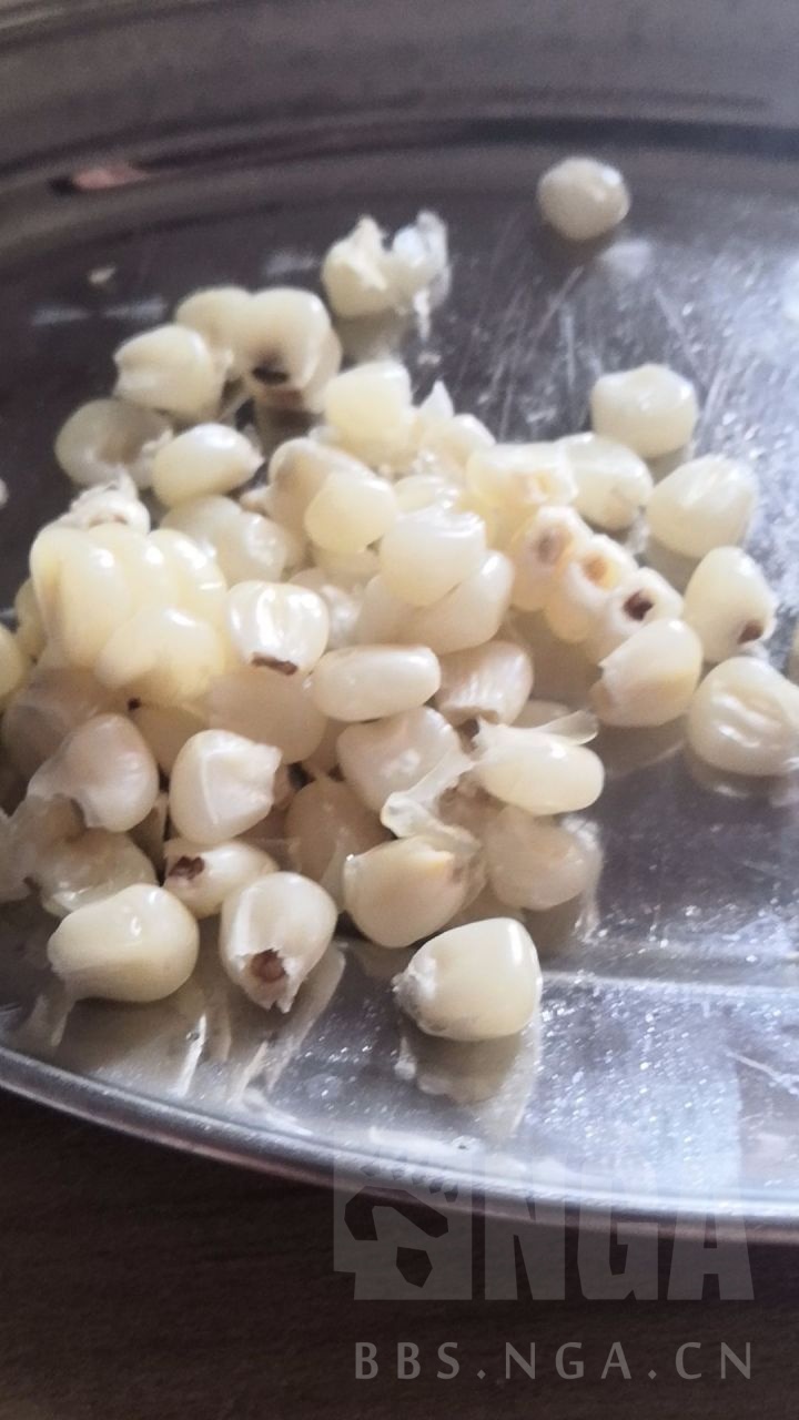 求教煮完玉米发现上面有黑点这是什么啊