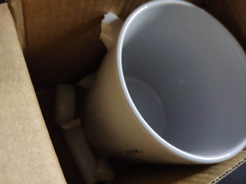 ti商店买的杯子到了居然还破了一个