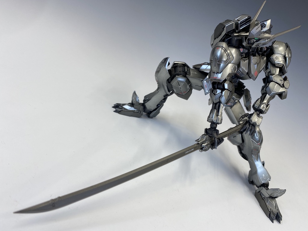 [新闻资讯] mg 1/100 巴巴托斯高达[铁血涂层版] 官博介绍