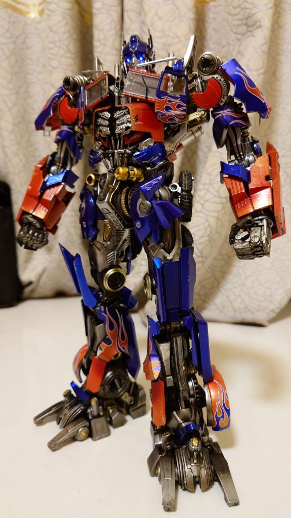 可动成品某海鲜市场淘的变3擎天柱展示