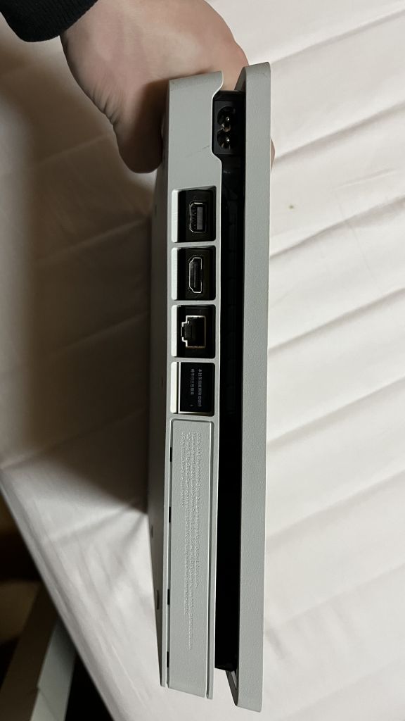 出一台自用国行ps4slim1tb版