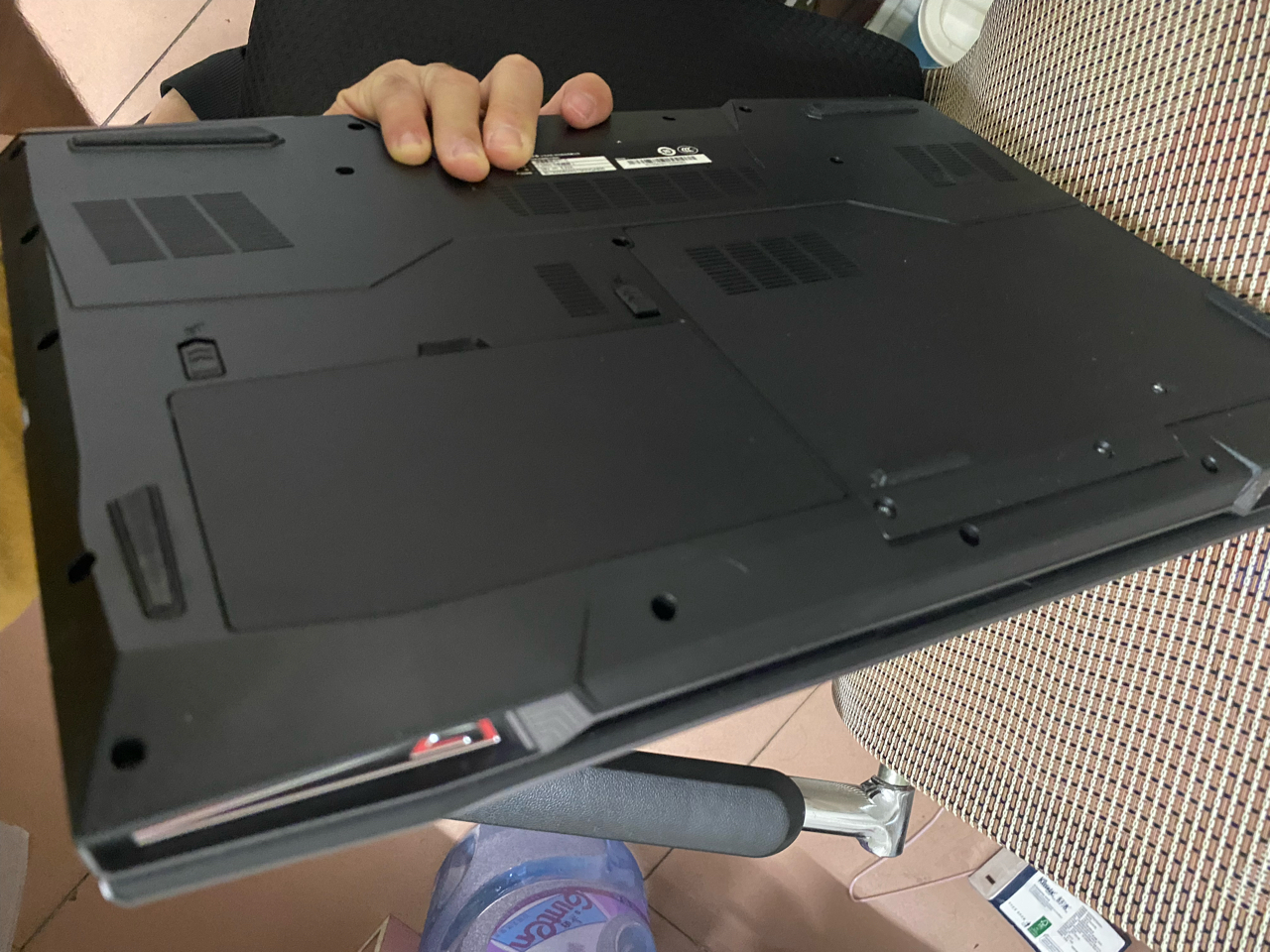 电脑整机出自用机械革命深海泰坦x6tis成色挺新的