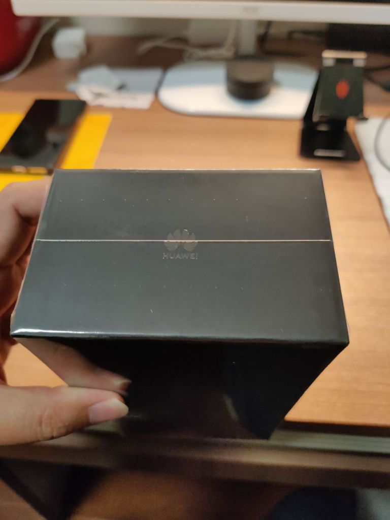 华为mate40pro5g简配版不带充电8256g夏日胡杨