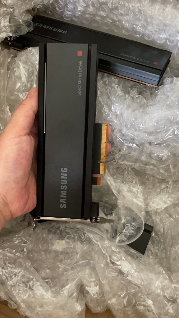 低价出几块三星固态硬盘有需求的进