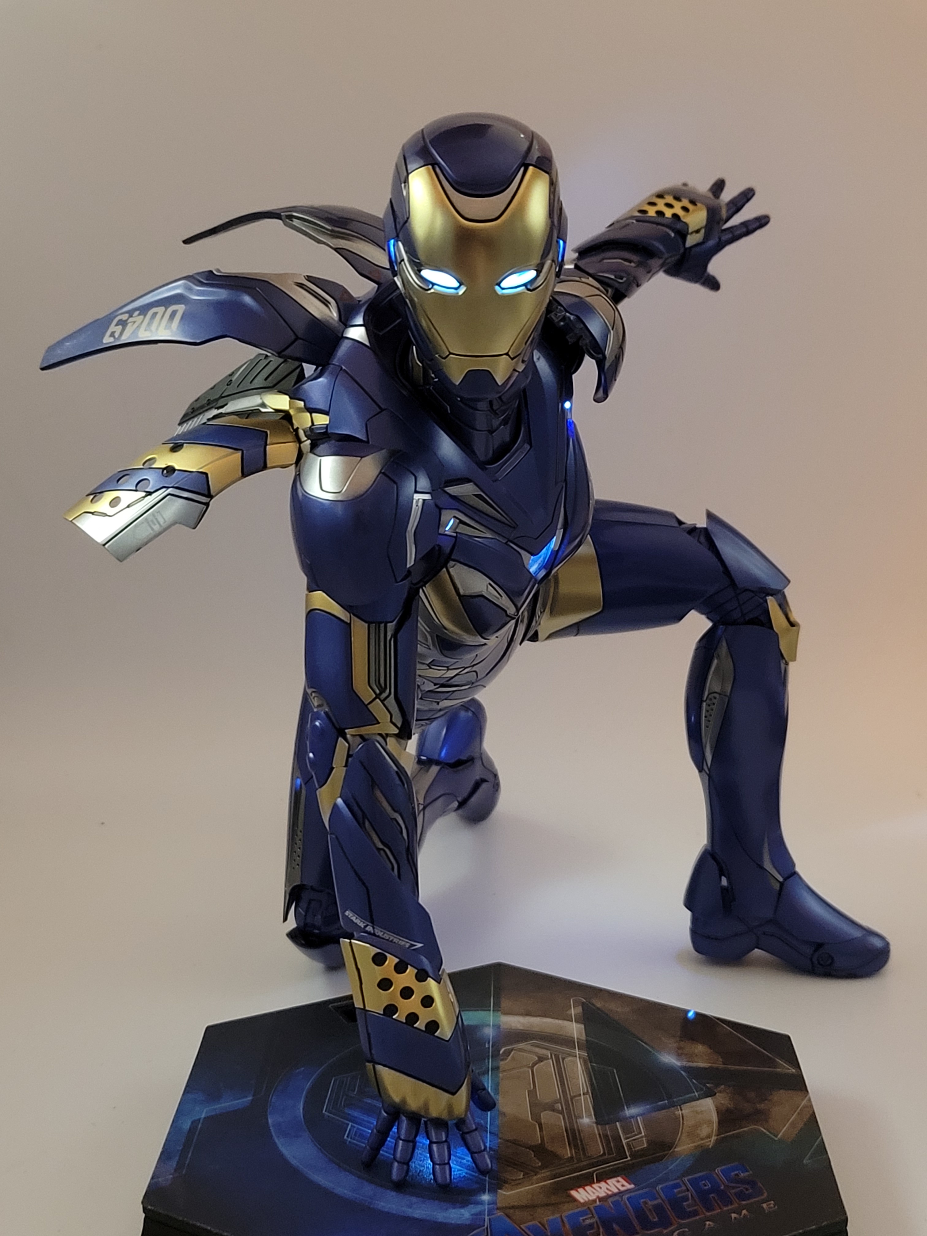 可动成品手办hottoys复仇者联盟4mk49救援装甲小辣椒简单开箱渣拍