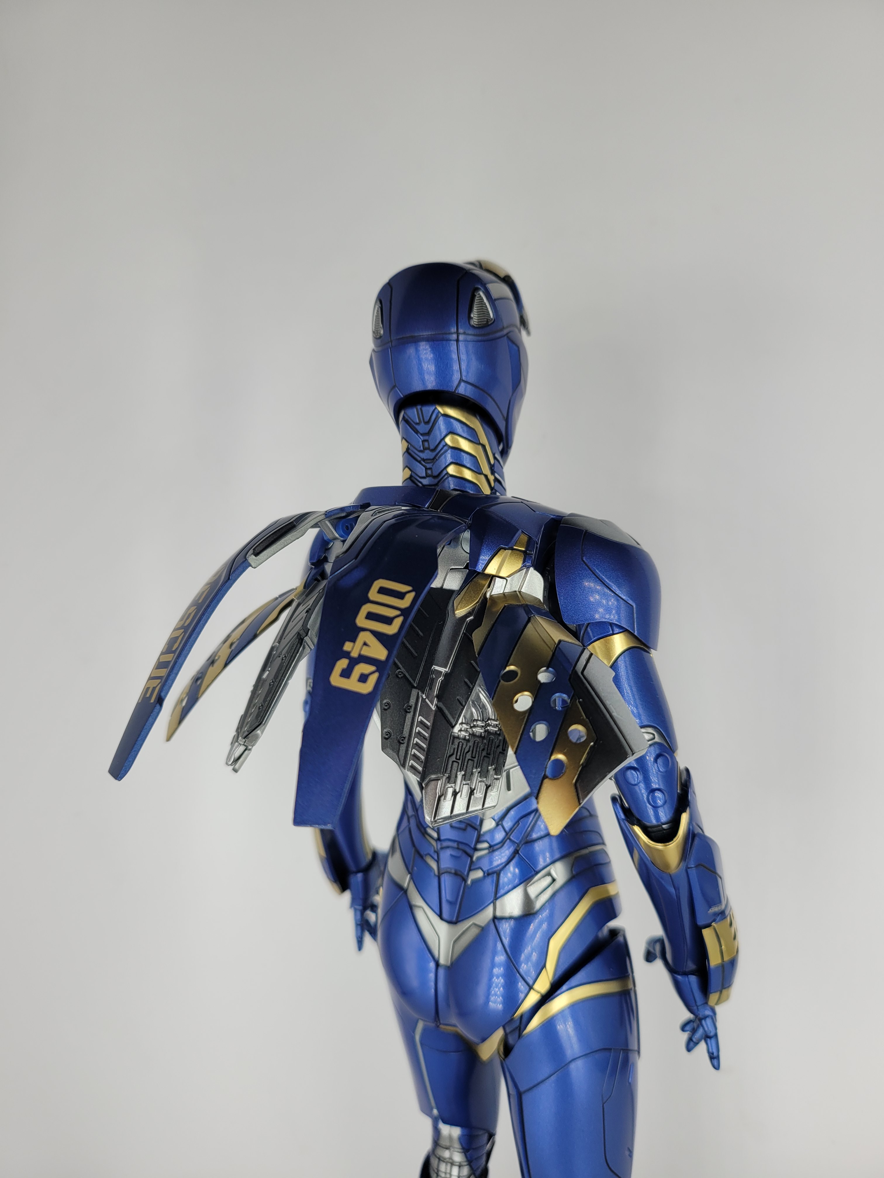 可动成品手办hottoys复仇者联盟4mk49救援装甲小辣椒简单开箱渣拍