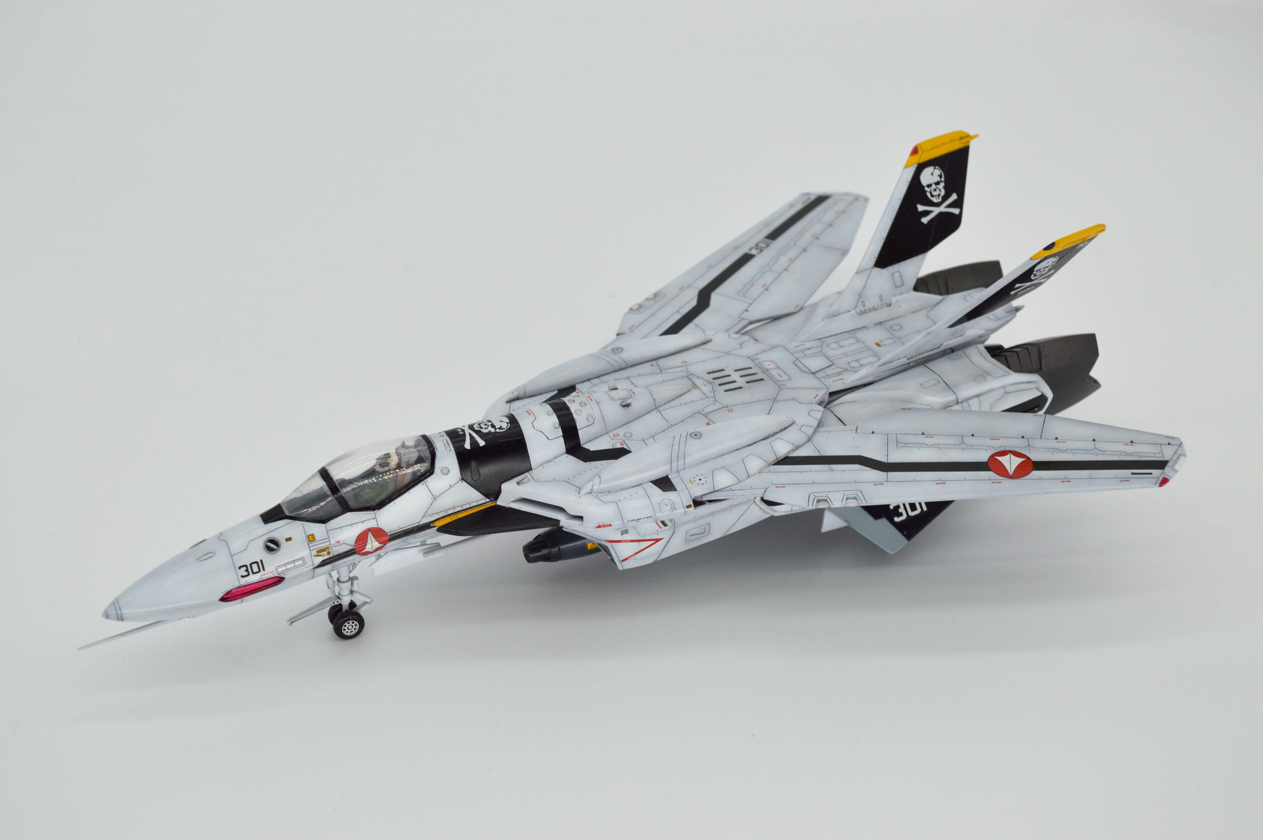 [拼装] 长谷川 1/72 超时空要塞 vf-0s
