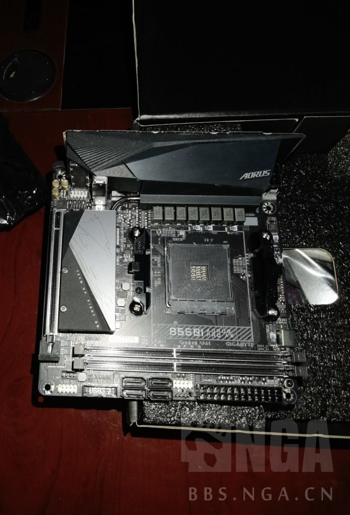 出一块技嘉itx主板b550i迷你雕￥800