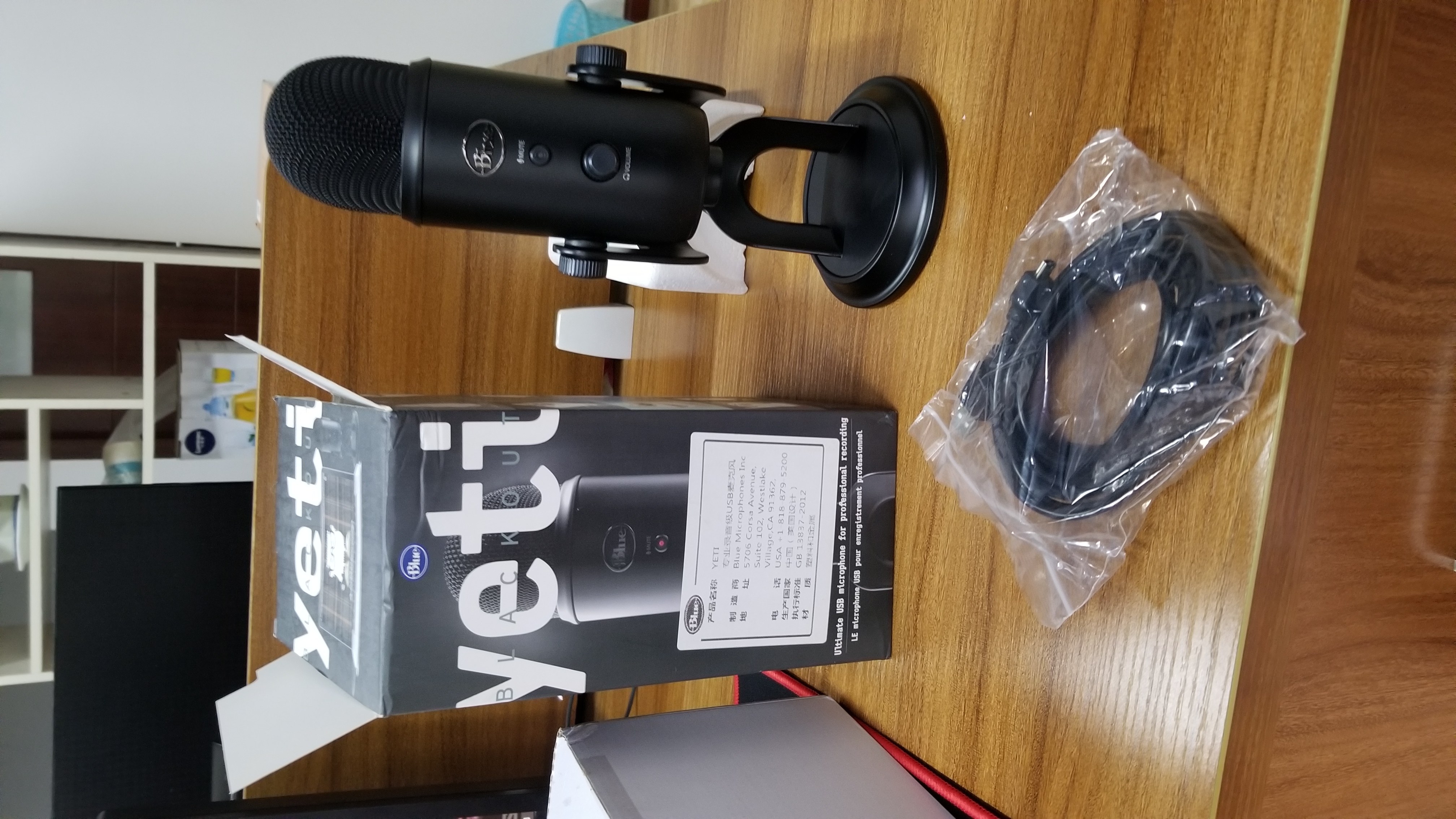 出售自用闲置的创新t20ii音箱blueyeti大雪怪电容麦