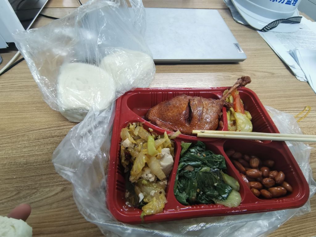 工地盒饭照片图片