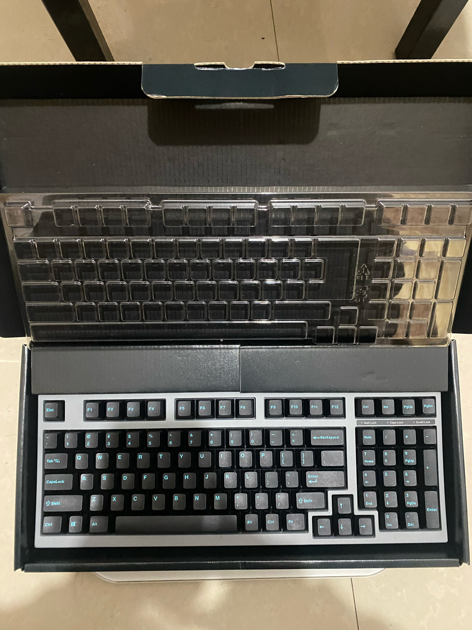 退坑出几把机械键盘leopold阿米洛和腹灵980