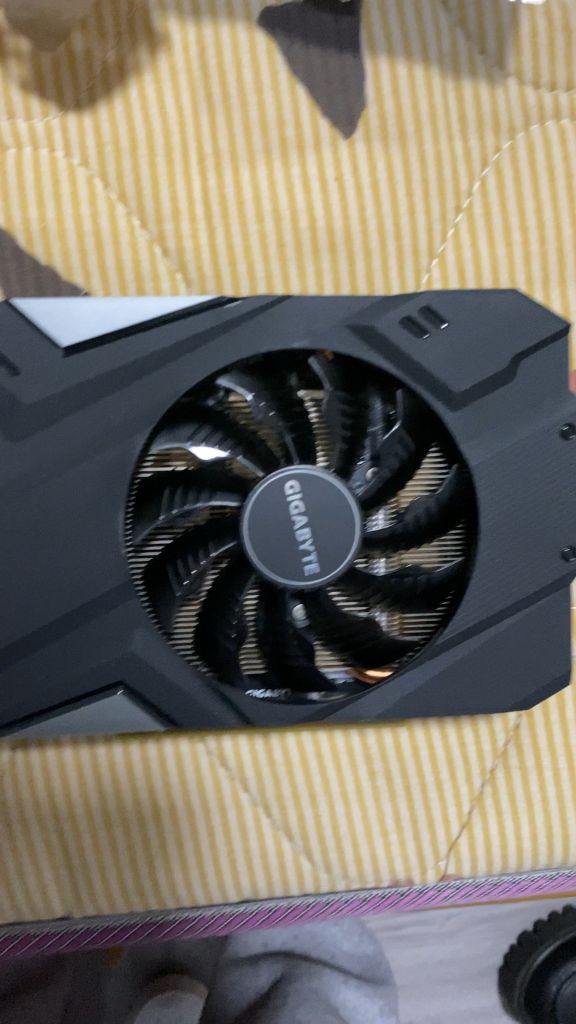 出张技嘉1660sitx版显卡顺便收一张3060timini显卡