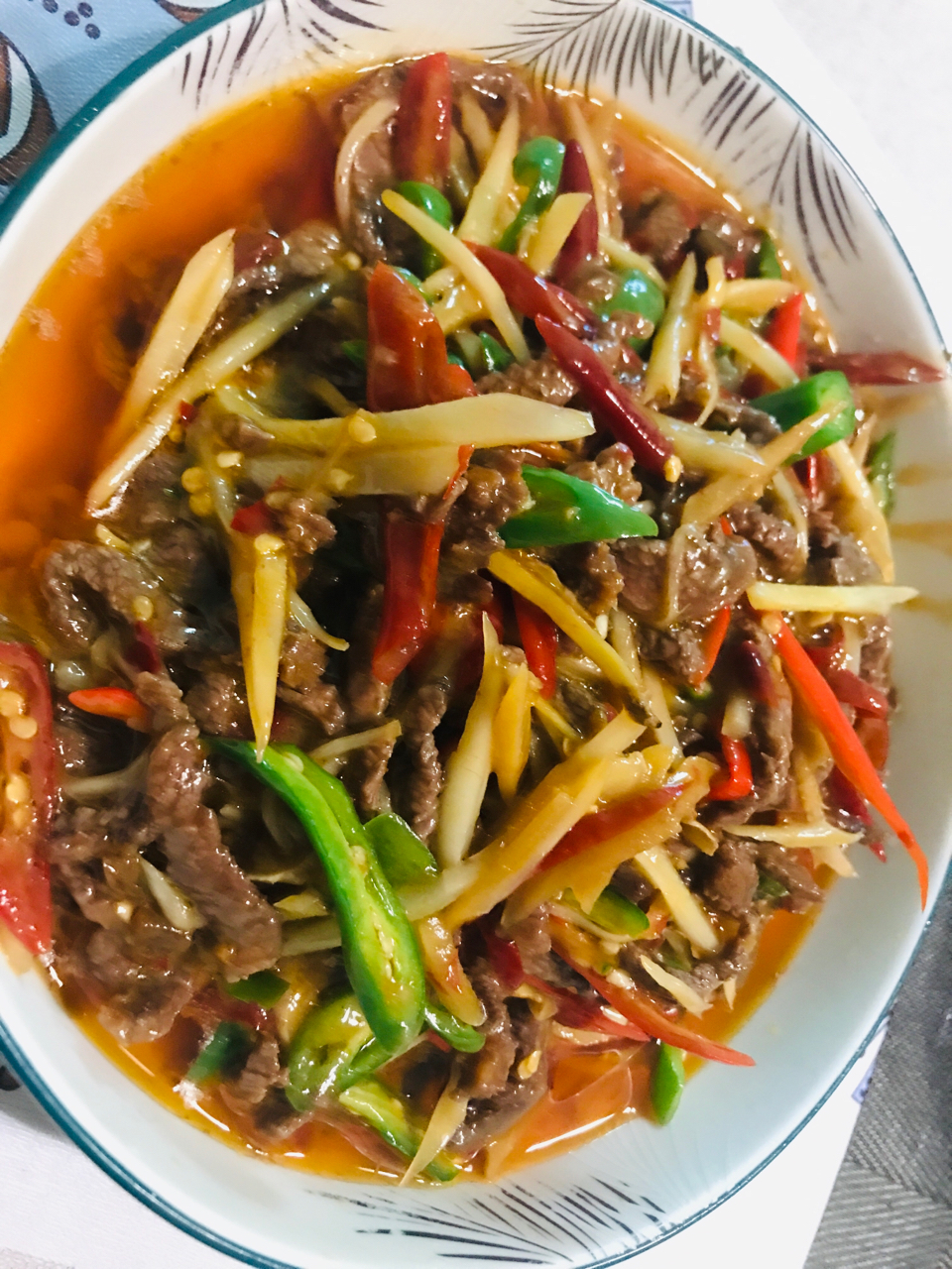 放了四种辣椒的子姜牛肉丝你能干几碗饭