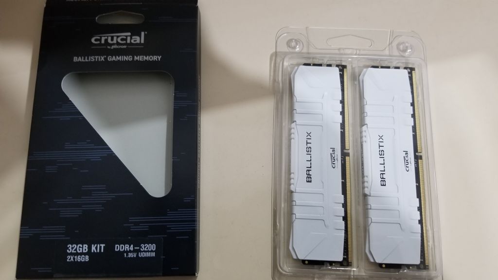 卖一对英睿达铂胜无光16gx23200频率套条